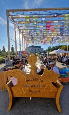 Ostalbtafel mit Stühlen