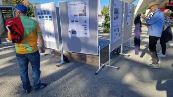 Plakatwände mit Infos